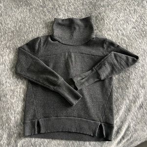 Alo Yoga Haze Turtleneck Sweatshirt Gray size Small